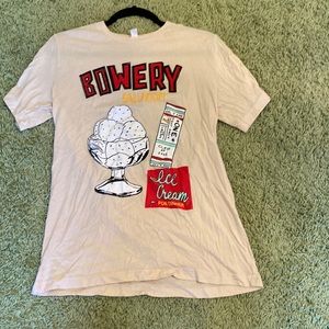 This Cream Colored, Medium, graphic t-shirt